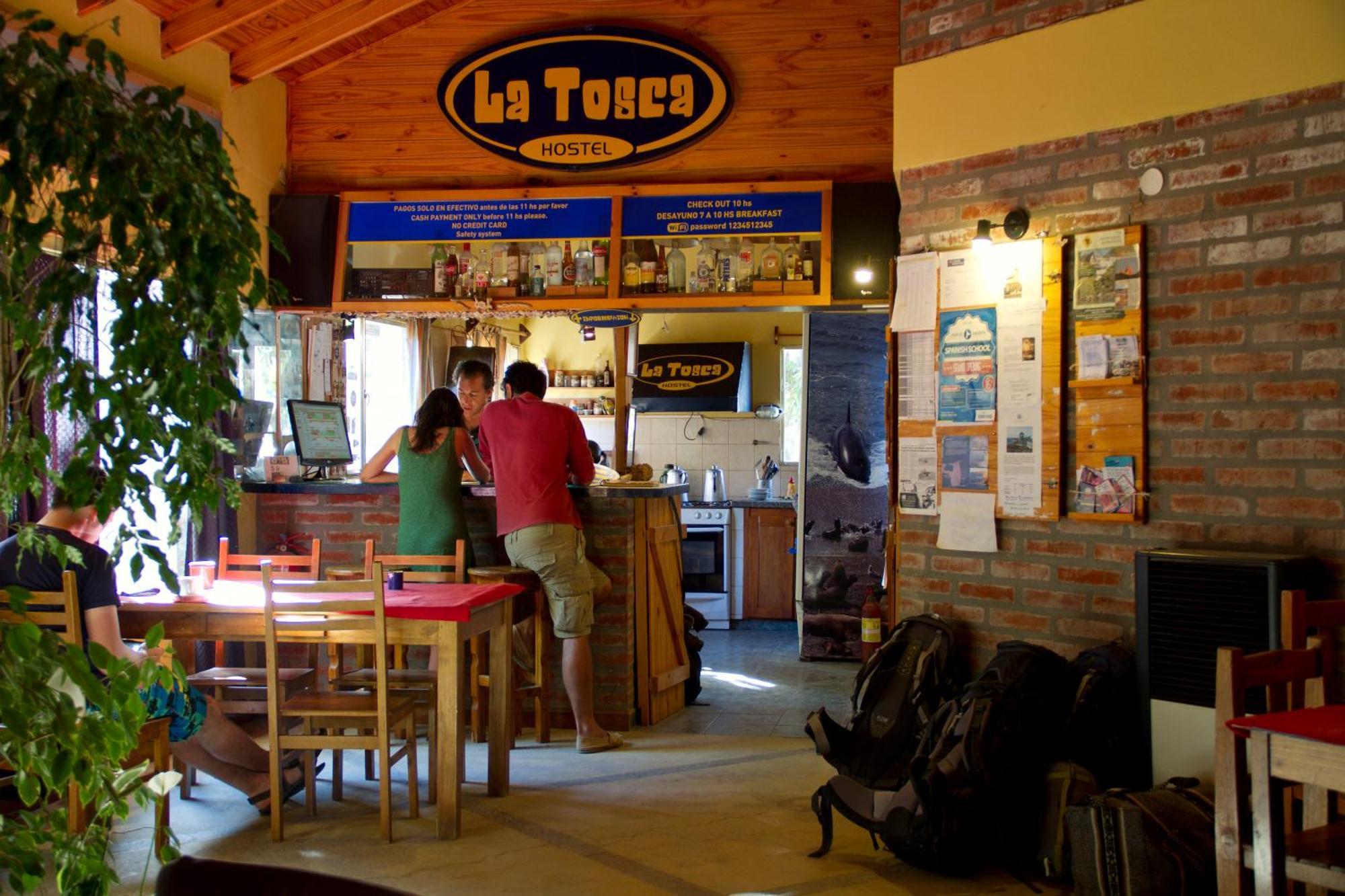 La Tosca Hostel Puerto Madryn Exteriör bild