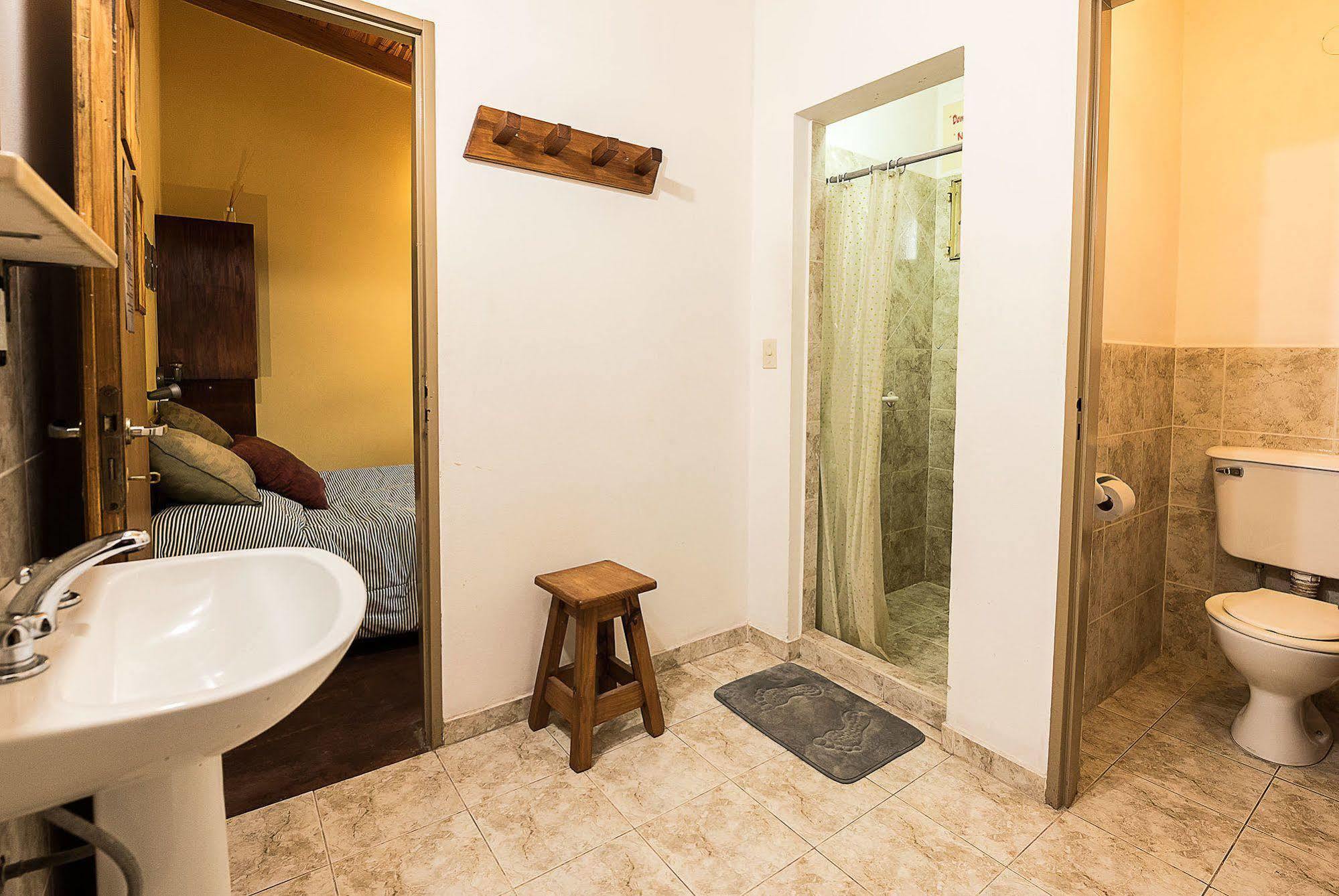 La Tosca Hostel Puerto Madryn Exteriör bild